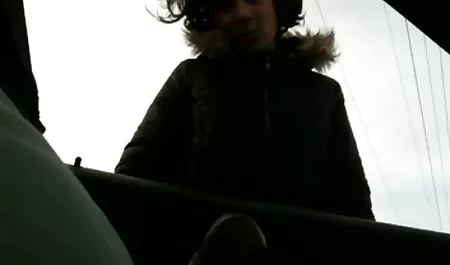 دور کمر بزرگ مجسمه نیم تنه در مقابل داستان سکسی داماد و مادر زن یک آینه