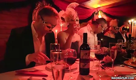 بسیار نزدیک به واژن و داستان سکسی کردن مادرزن کلیتوریس چون