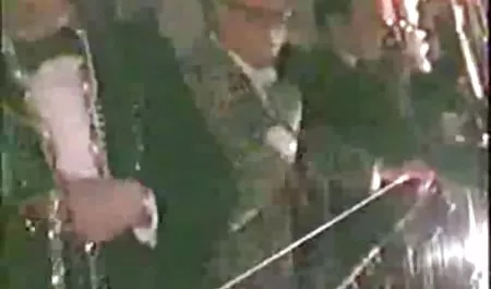 یک س ک س با مادرزن گربه جوان جداول رنگین کمان و اسباب بازی ૦ نمک