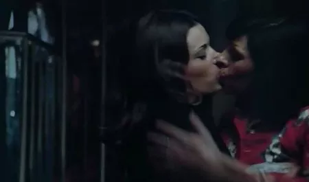 اب نبات چوبدار جوهر داستانسکسی با مادرزن بسیار مرطوب قلعه در جلسه تلفن